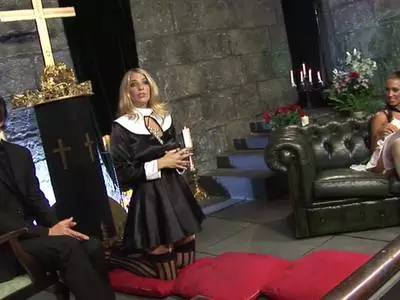 Geile Hobbyhuren lassen sich beim Rudelfick tabulos poppen